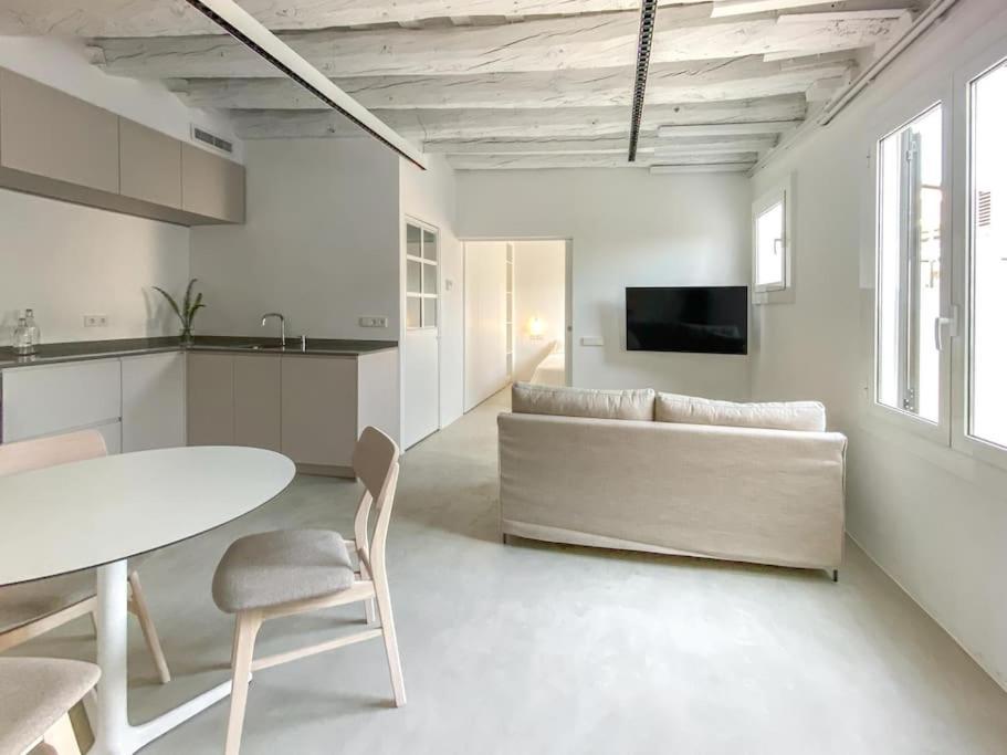 Lively 1 Bdr With Private Terrace Born Apartment