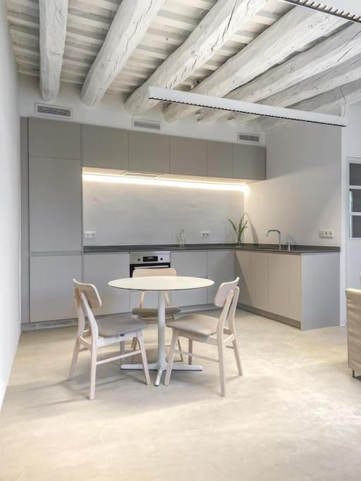 Lively 1 Bdr With Private Terrace Born Apartment