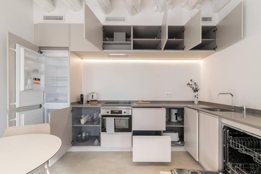 Lively 1 Bdr With Private Terrace Born Apartment *